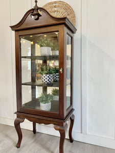 cabinet w/mirror & glass door.