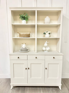 Cottage white hutch