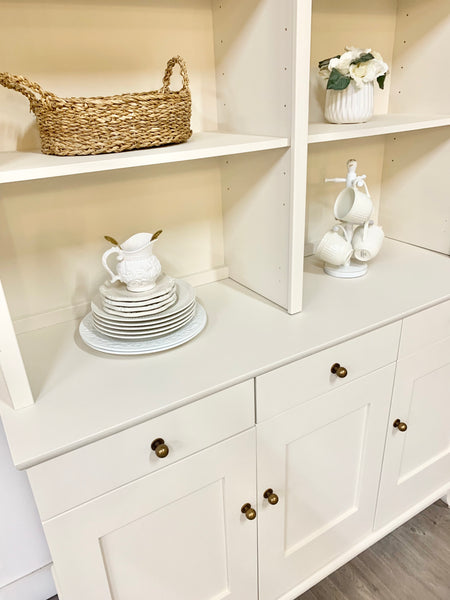 Cottage white hutch