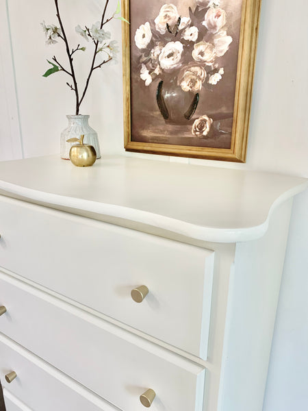 Cottage white dresser