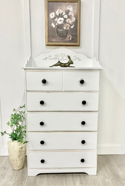 Gazebo white dresser