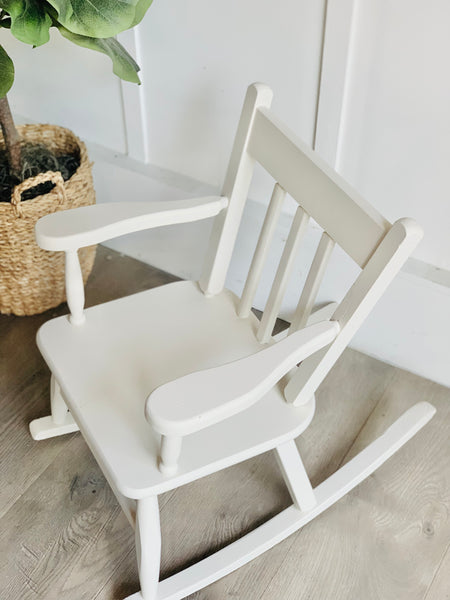Cottage White Child’s Chair